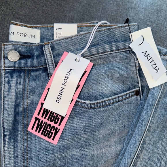 Aritzia Denim Forum NWT The Twiggy High Rise Flare Jeans - Picture 3 of 9